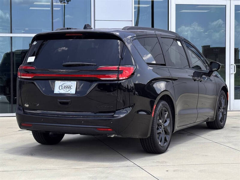 2025 Chrysler Pacifica Limited