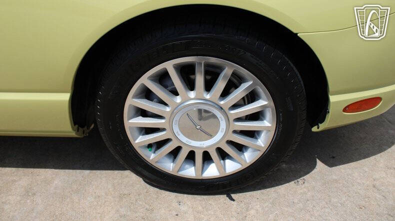 2005 Ford Thunderbird