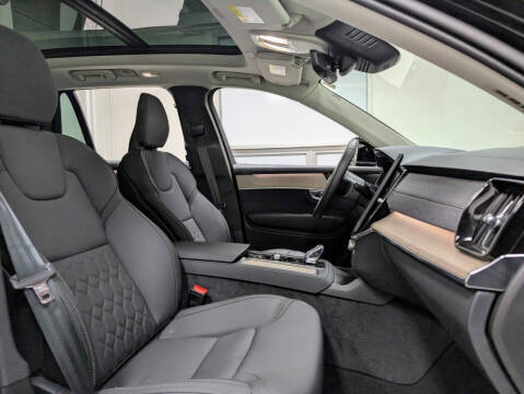 2025 Volvo XC90 B5 Plus Bright Theme 7P