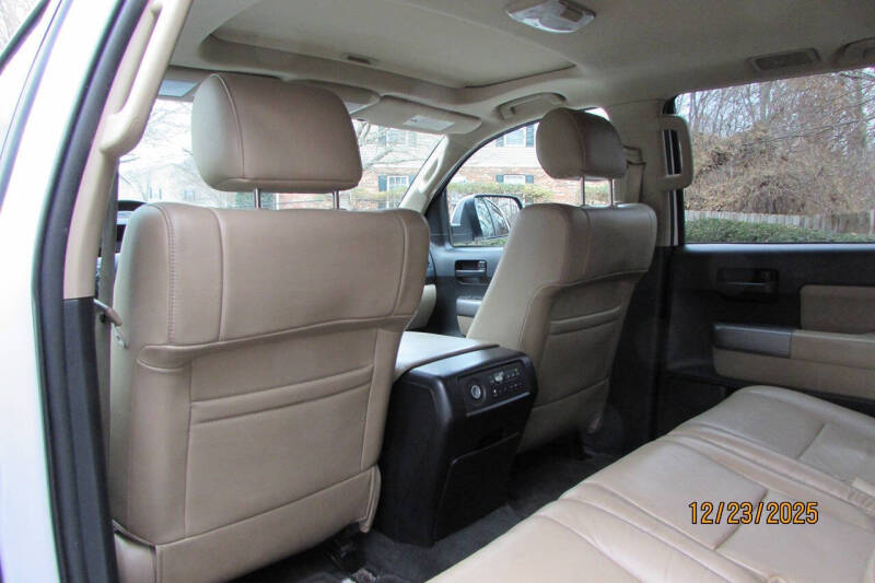 2013 Toyota Sequoia SR5