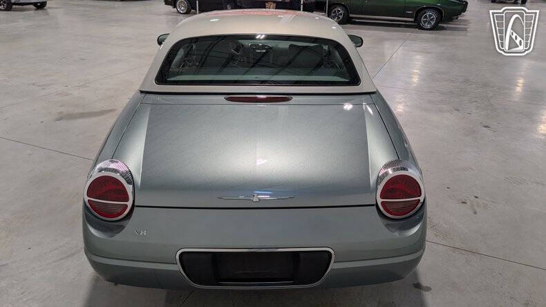 2004 Ford Thunderbird