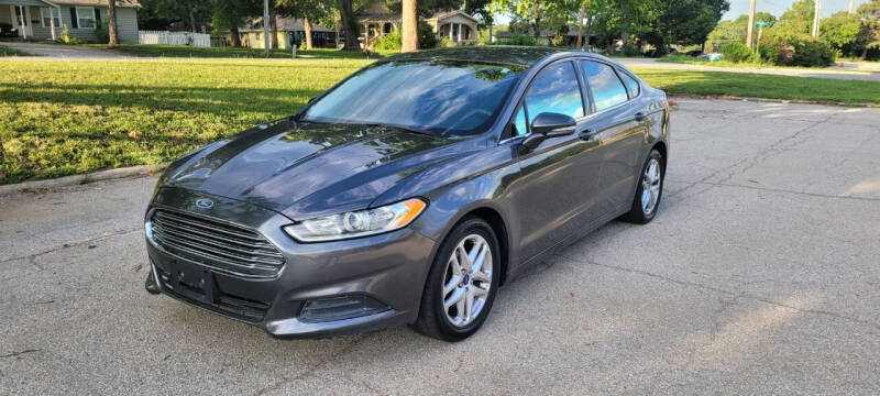 2016 Ford Fusion for sale at EXPRESS MOTORS in Grandview MO