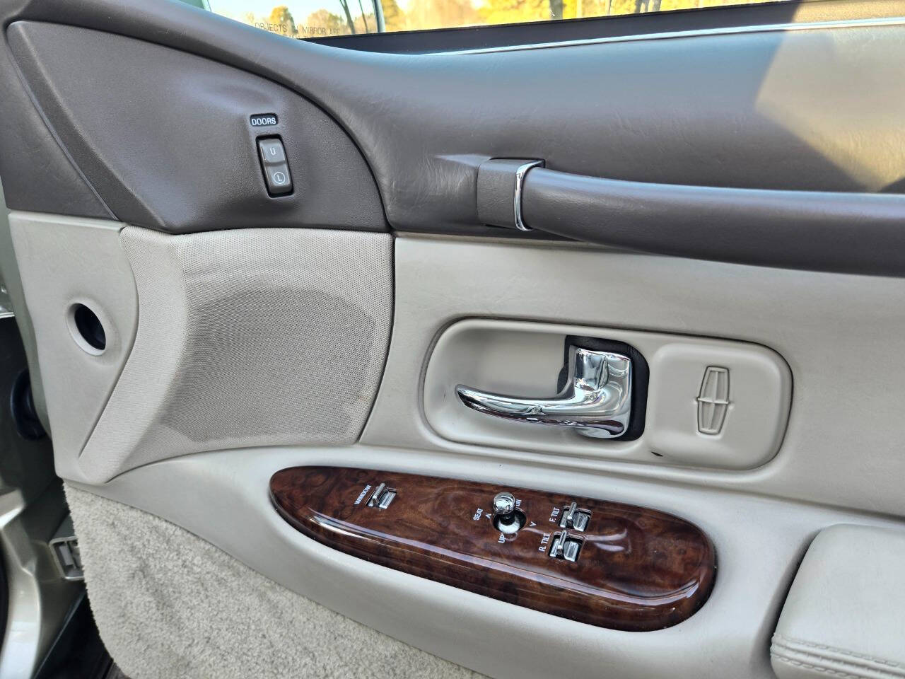 1997 Lincoln Town Car 140