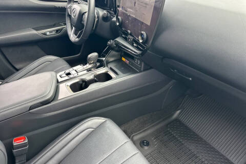 2024 Lexus NX 450h+ F SPORT Handling