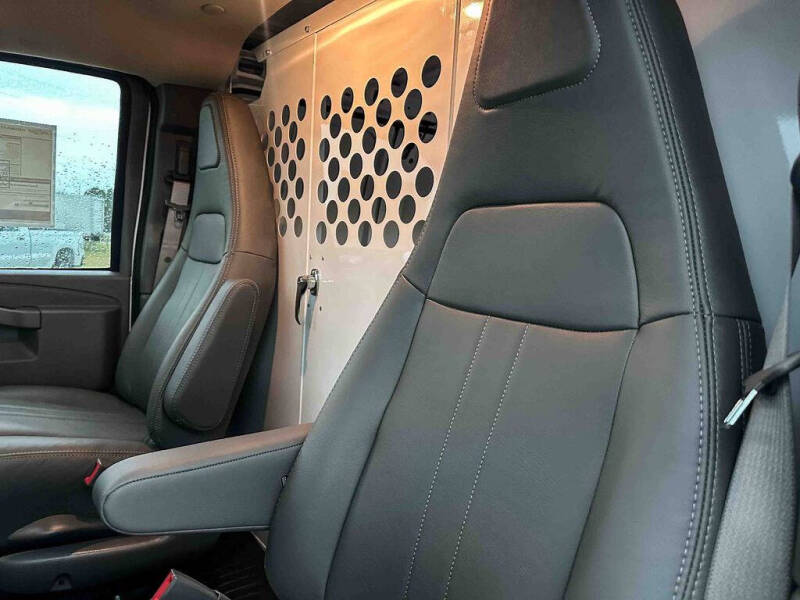 2025 Chevrolet Express 2500