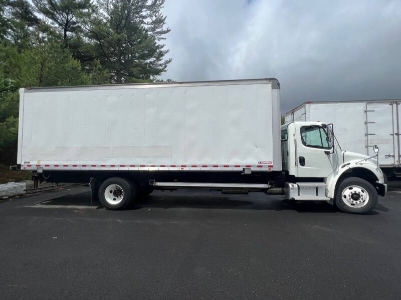 2017 Freightliner M2 106