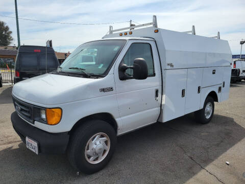 2005 Ford E-Series Chassis for sale at Gateway Motors in Hayward CA