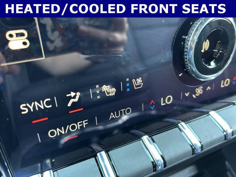 2025 GMC Yukon Elevation