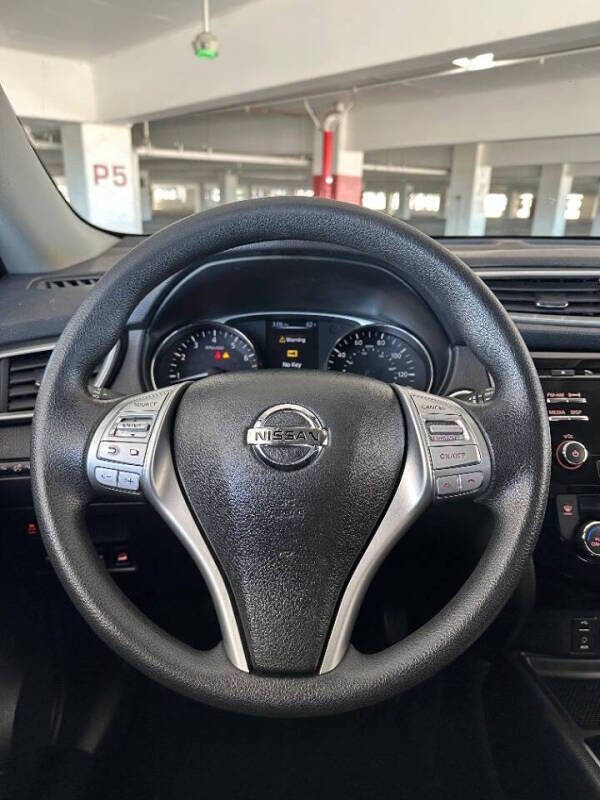 2015 Nissan Rogue SV