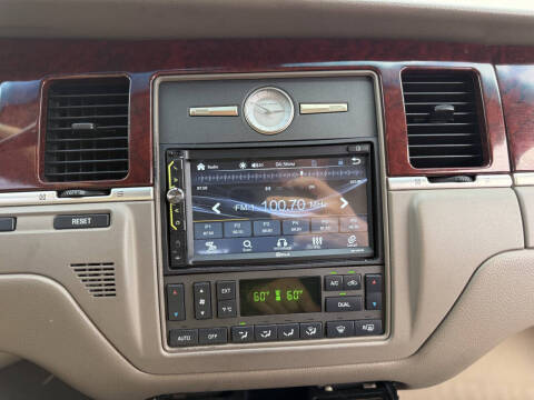 2003 Lincoln Town Car Signature