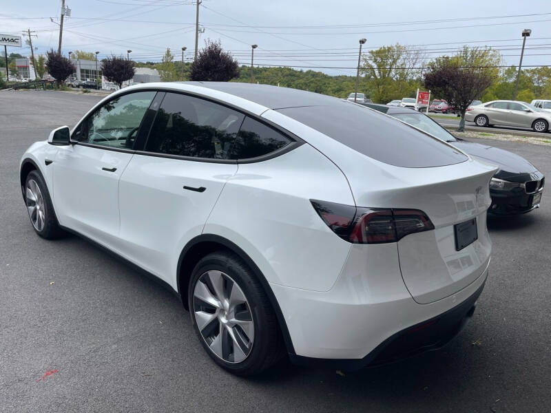 2022 Tesla Model Y Long Range photo 2