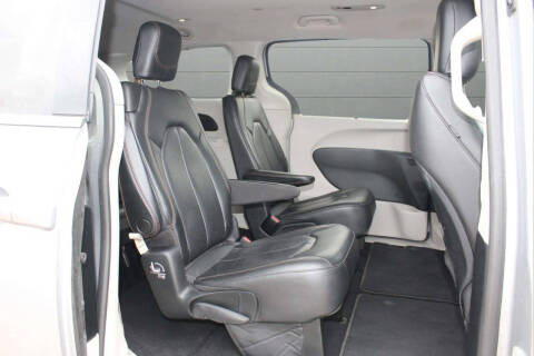 2020 Chrysler Pacifica Touring L