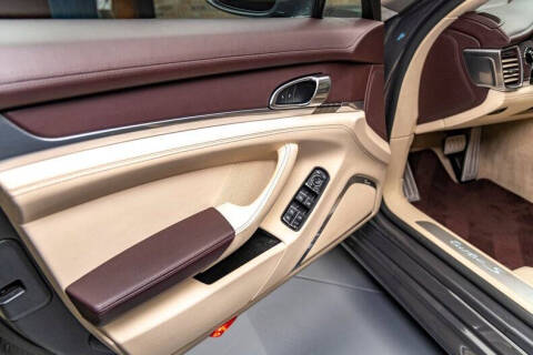 2016 Porsche Panamera