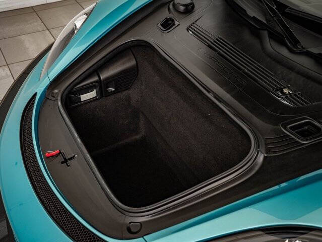 2024 Porsche 718 Cayman GT4 RS