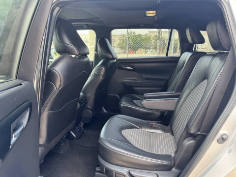 2024 Toyota Highlander XSE