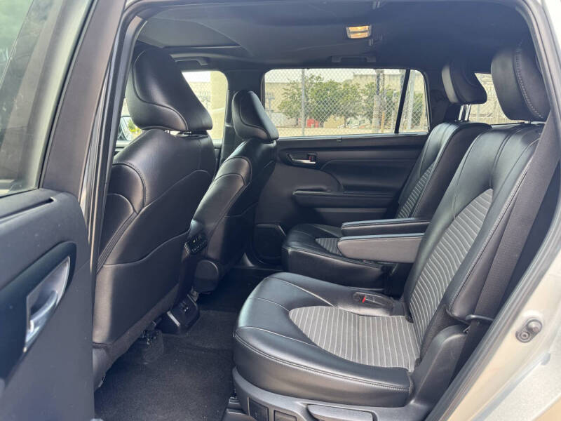 2024 Toyota Highlander XSE