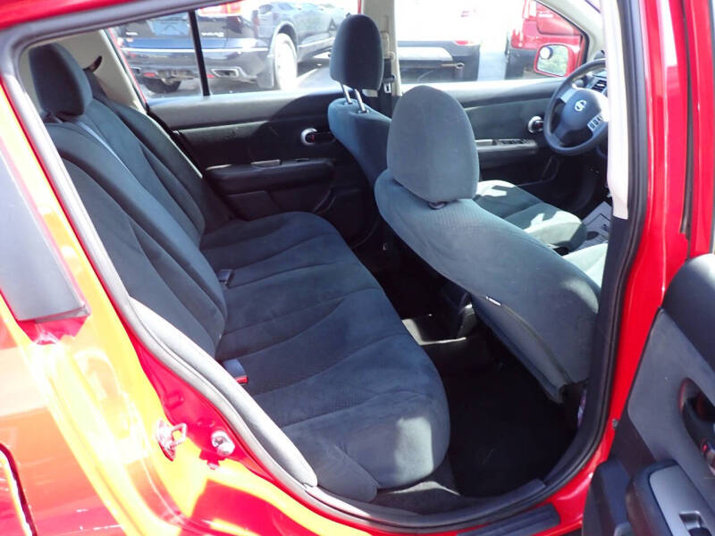 2011 Nissan Versa 1.8 S