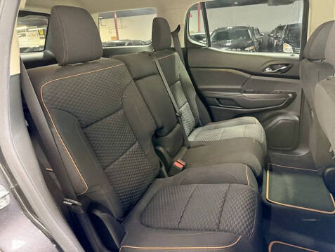 2017 GMC Acadia SLE-2