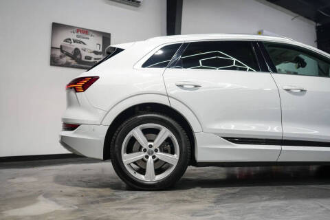 2019 Audi e-tron quattro Premium Plus