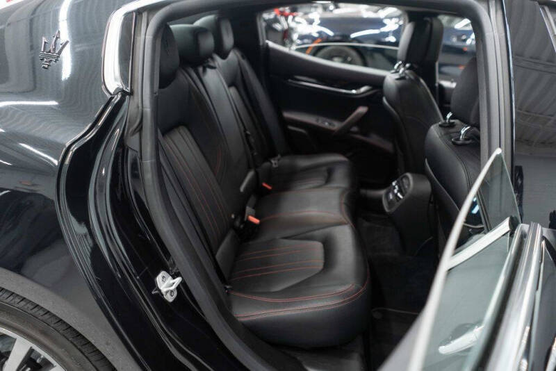 2022 Maserati Ghibli Modena Q4