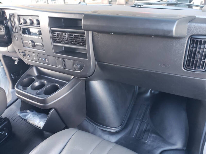 2022 Chevrolet Express 2500