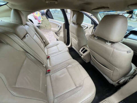 2017 Ford Taurus SEL