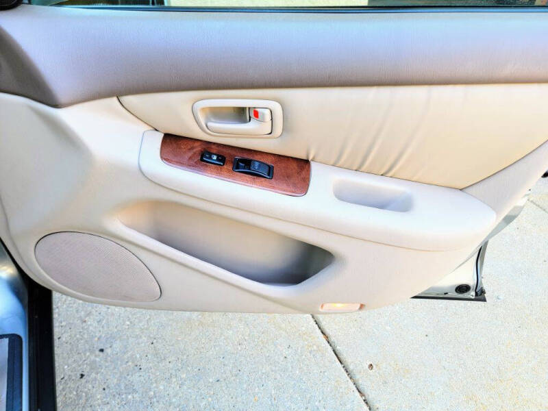 2001 Lexus ES 300