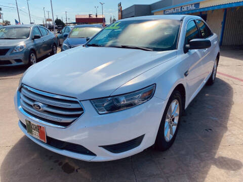 2014 Ford Taurus SE