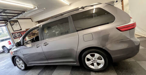 2018 Toyota Sienna LE 8-Passenger