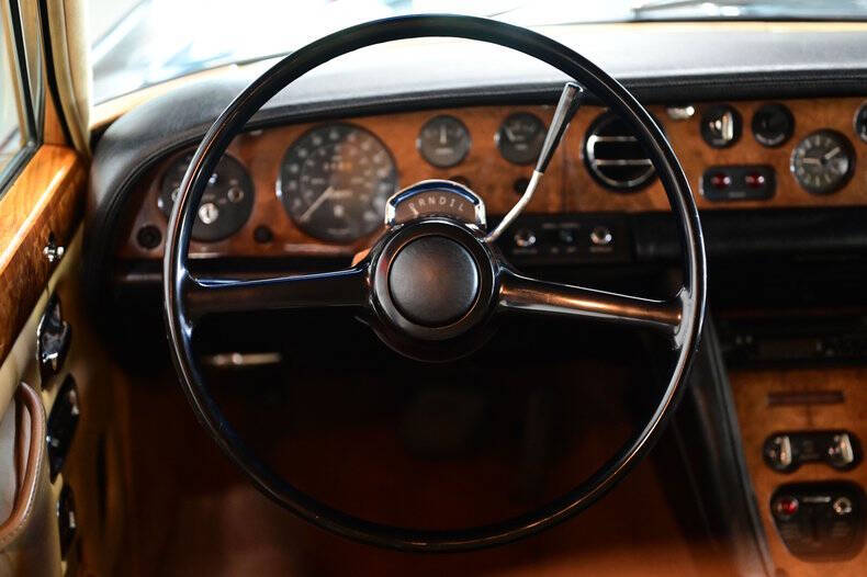 1972 Rolls-Royce SILVER CLOUD LWB