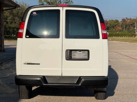 2022 Chevrolet Express 2500