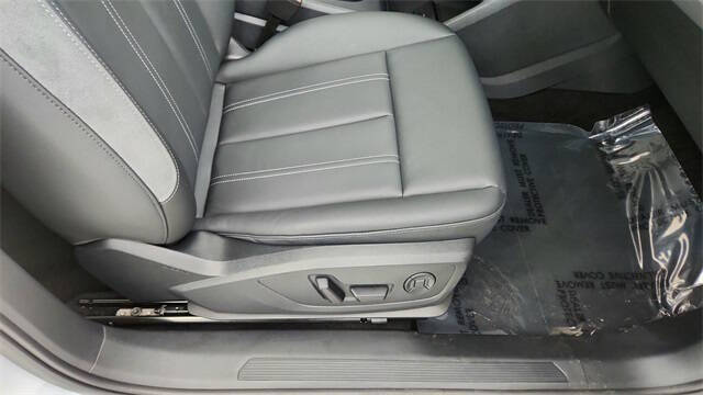 2025 Audi Q4 e-tron Premium Plus 45