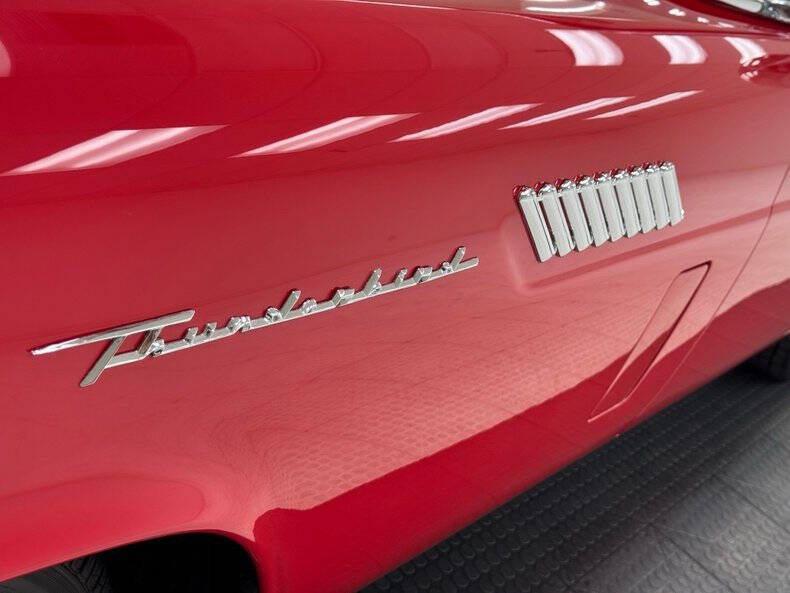 1957 Ford Thunderbird