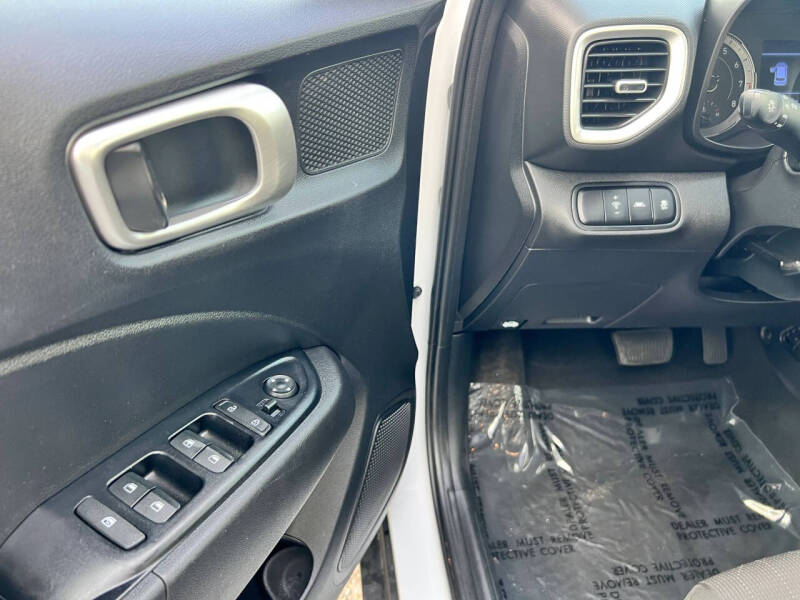 2022 Hyundai Venue SE