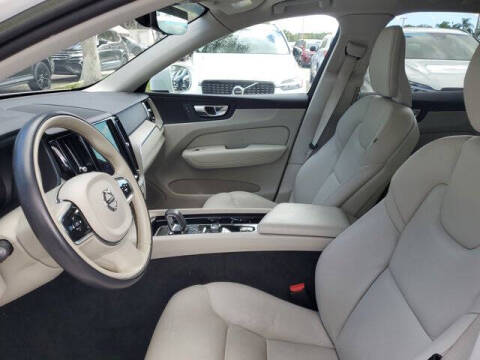 2023 Volvo XC60 B5 Plus Bright Theme