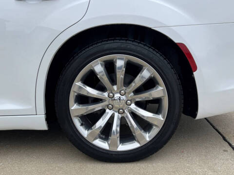 2020 Chrysler 300 Touring