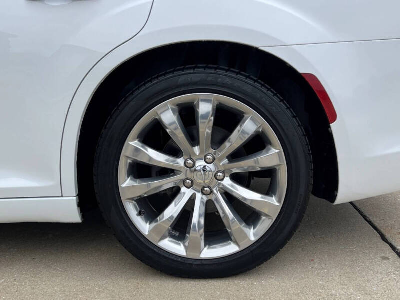 2020 Chrysler 300 Touring