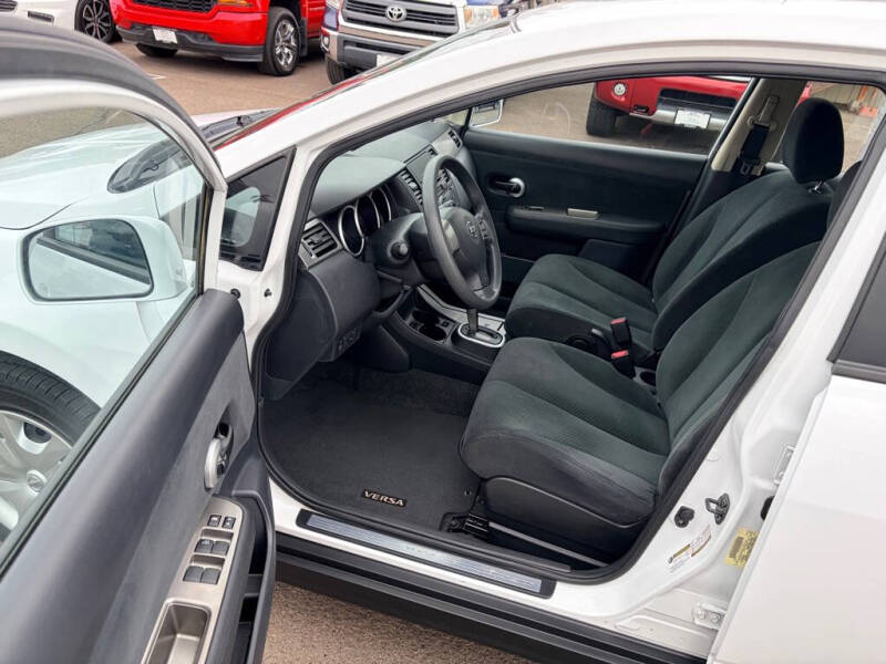 2011 Nissan Versa 1.8 S