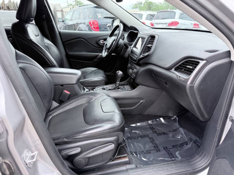 2019 Jeep Cherokee Latitude Plus