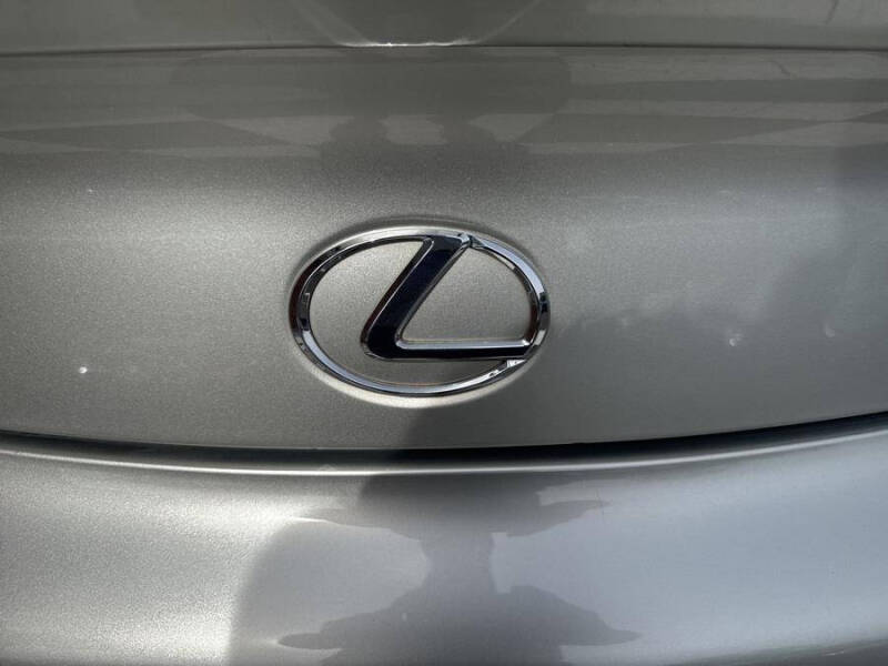 2004 Lexus SC 430