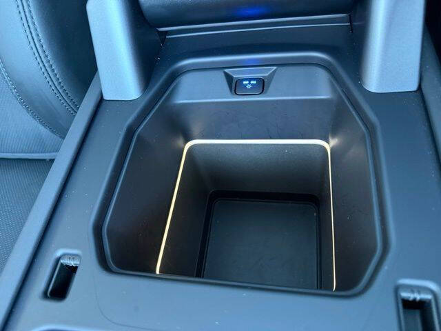 2023 Land Rover Defender