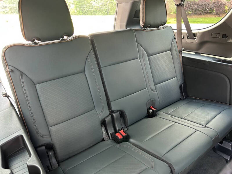 2025 GMC Yukon XL AT4