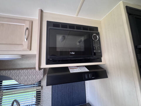 2018 Winnebago 1706FB