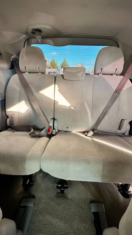 2011 Toyota Sienna Base 7-Passenger