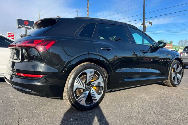 2023 Audi e-tron quattro Premium Plus