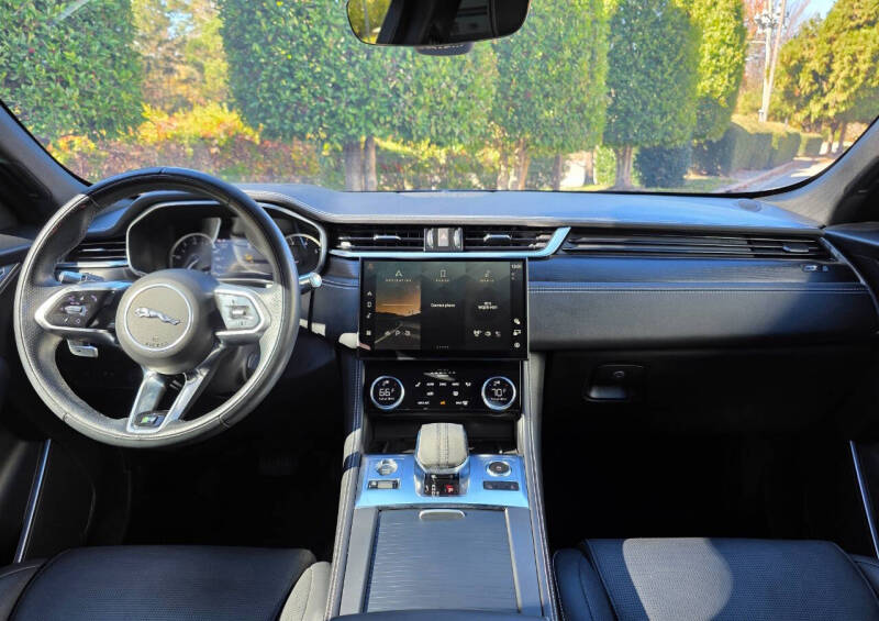 2021 Jaguar F-PACE P400 R-Dynamic S