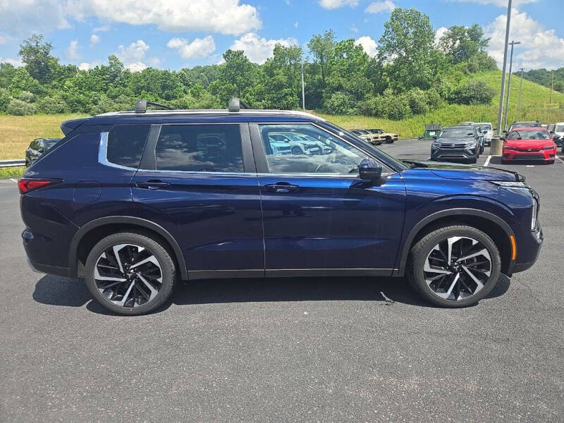 2023 Mitsubishi Outlander SE