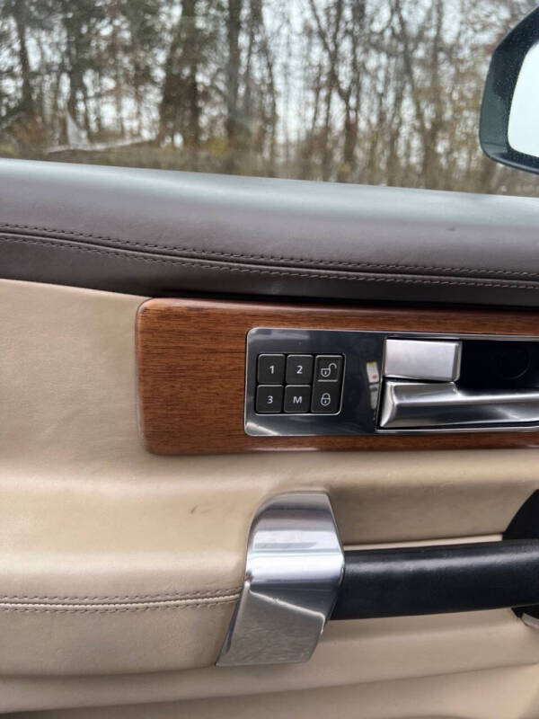 2016 Land Rover LR4 HSE LUX