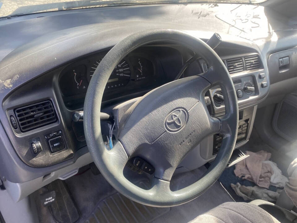 1999 Toyota Sienna for sale at GLOBAL VEHICLE EXCHANGE LLC in Somerton, AZ