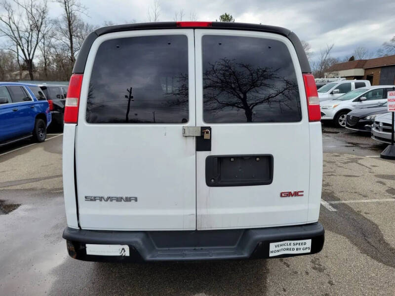 2017 GMC Savana LS 3500